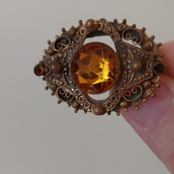Antique Scrollwork Filigree Topaz Honey Faceted Glass Gold Brooch Pin - Picture 16 of 16